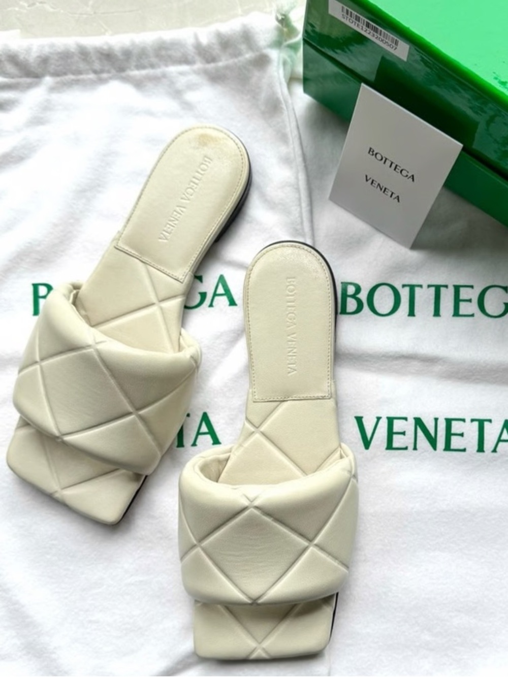 Authentic Bottega Veneta Cream Quilted Leather Slide Sandals size 36 EUC